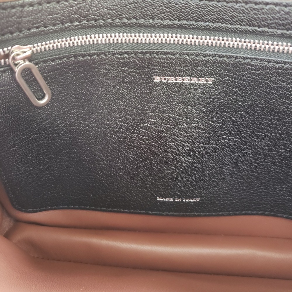 Burberry Medium Vintage Black D-Ring Bag - Picture 7 of 8